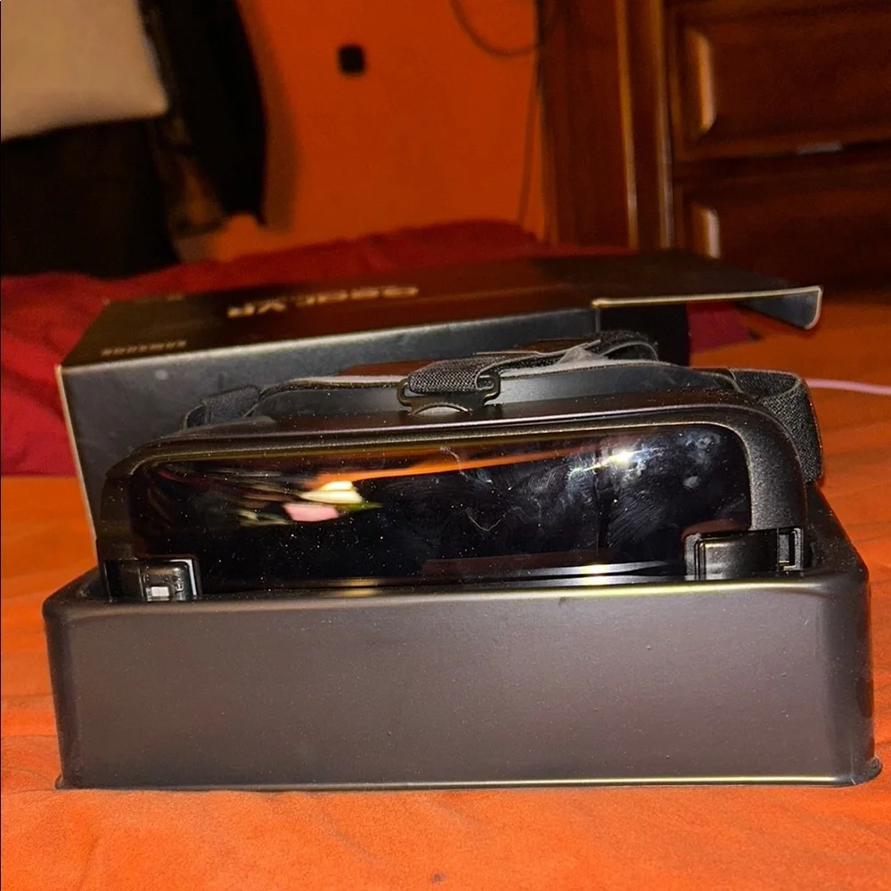 NWT Samsung Gear VR with Controller - Black